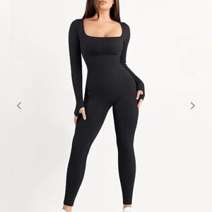 Women's Black Long Sleeve Jumpsuit <<<281>>>